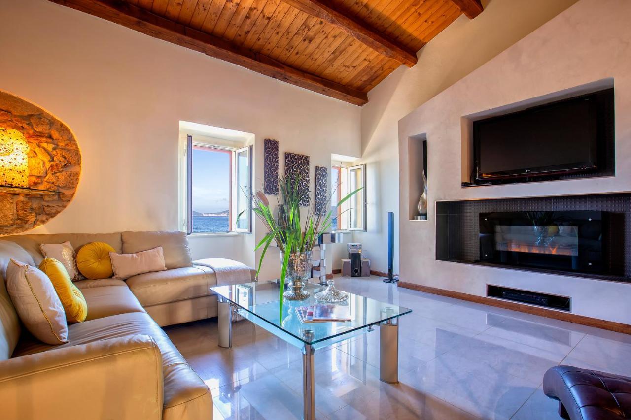 Sardinia Re - Cavour Loft Sea View